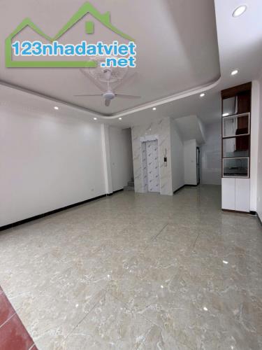 Bán nhà Bát Khối - Long Biên. Thang Máy - Ôtô 7 chỗ vào nhà, 51m x 5T. chỉ hơn 7 tỷ. - 1