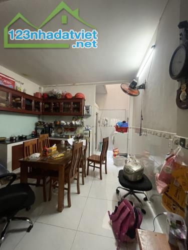 SÁT CHỢ TÂN HƯƠNG, TÂN PHÚ, 2 TẦNG, 4 x 24, NHỈNH NHẸ 7🧄 HẺM XE TẢI 5m, [167]