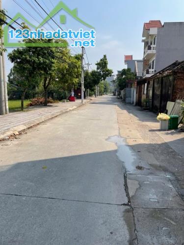 📌trước nhà sáng thoáng vô cùng,  Hàng xóm -vinhomcoloa cách cầu dông trù1 km   -cầu tứ li