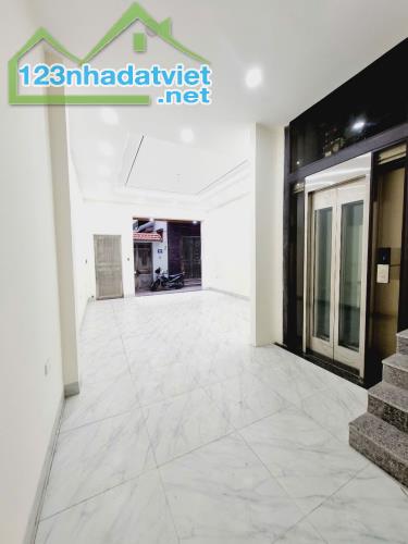 NHÀ ĐẸP LÊ HỒNG PHONG,HÀ ĐÔNG Ô TÔ ĐỖ CỬA, THANG MÁY DT 39M2, 5 TẦNG, MT 4.5M CHỈ 10.5 TỶ - 1