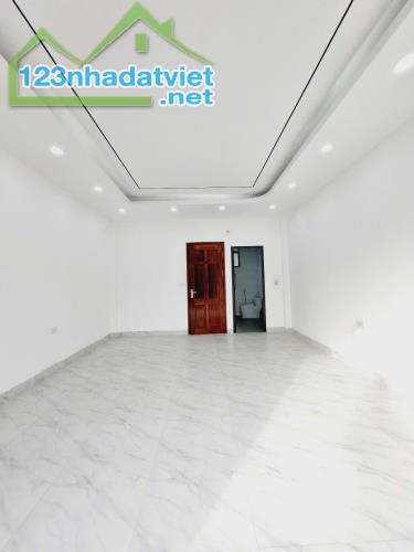 NHÀ ĐẸP LÊ HỒNG PHONG,HÀ ĐÔNG Ô TÔ ĐỖ CỬA, THANG MÁY DT 39M2, 5 TẦNG, MT 4.5M CHỈ 10.5 TỶ - 3
