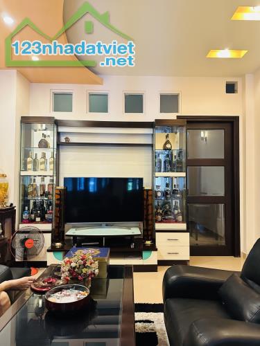 BÁN NHÀ MẶT TIỀN TÂN THỚI NHẤT - KHU NHÀ GIÀU - QUẬN 12 ❗Ngang gần 4,5m - dài 20m❗ 5pn, có