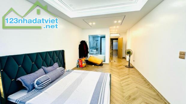 SOS SOS!!! CẦN BÁN NHANH NHÀ PHỐ AN DƯƠNG VƯƠNG - Ô TÔ - THANG MÁY - NHÀ ĐẸP Ở NGAY - 3