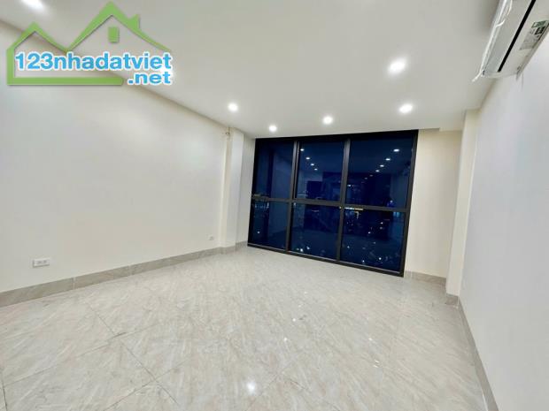 Bán nhà mặt phố Nguyễn Trãi, Thanh Xuân, 30m2 x 6 tầng thang máy, mặt tiền 4,2m, 16 tỷ hơn - 2