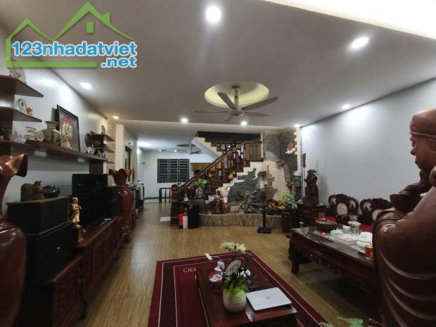 Bán nhà 5 tầng 71,5m2 mặt phố 80 Hoa Lâm, gần phố Vũ Đức Thận vị trí kinh doanh, cho thuê - 3
