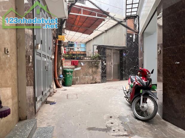 HOTTT HỒ TÙNG MẬU ,CẦU GIẤY-38M- 6 TẦNG-LÔ GÓC 2 MẶT TIỀN RỘNG THOÁNG TRƯỚC SAU GIÁ 7,8 TỶ