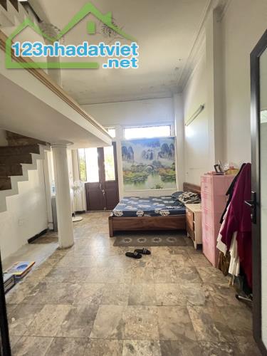 Bán nhà mặt phố Nguyễn Thái Học, quận Ba Đình, 37m2 x 5 tầng, mặt tiền 4,1m giá 25 tỷ rưỡi