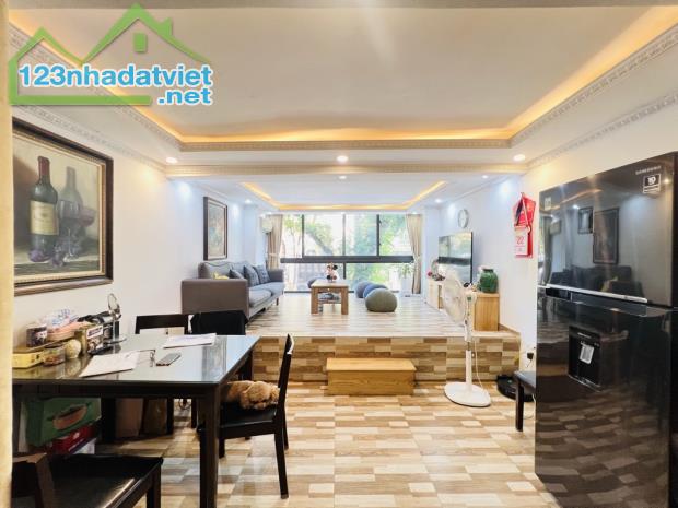 Bán nhà mặt phố Nguyễn Thái Học, quận Ba Đình, 37m2 x 5 tầng, mặt tiền 4,1m giá 25 tỷ rưỡi - 1