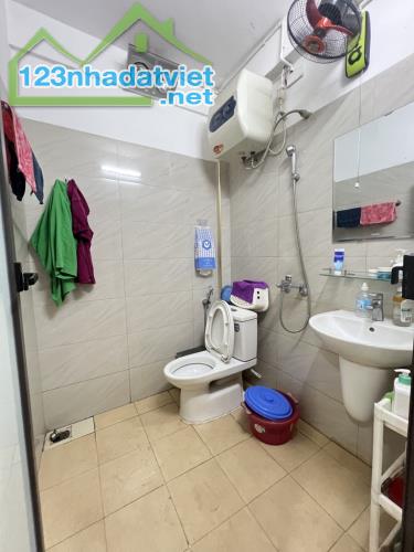 Bán nhà mặt phố Nguyễn Thái Học, quận Ba Đình, 37m2 x 5 tầng, mặt tiền 4,1m giá 25 tỷ rưỡi - 2