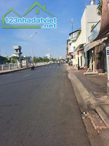 BÁN NHÀ CẤP 4 VỪA Ở VỪA KINH DOANH – VỊ TRÍ ĐẸP, KINH DOANH TIỀM NĂNG TẠI QUẬN 8 - 2