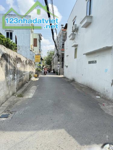 Siêu Phẩm nhà Đ số 6 Lê Văn Quới hẻm xe hơi 73m2,cấp 4 ngang đẹp gần 6m 3 tỷ 2