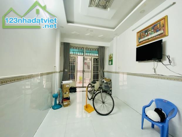 BÁN NHÀ CHÍNH CHỦ ĐƯỜNG SỐ 4 P11 GÒ VẤP DIỆN TÍCH 30M2 NHỈNH 3 TỶ - 2