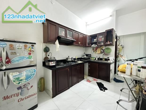 7 TỶ NHỈNH - NHÀ ĐẸP HẺM LỚN - GẦN MT PHAN XÍCH LONG, PHÚ NHUẬN - 43M2 4 TẦNG - 5PN 5WC - 2
