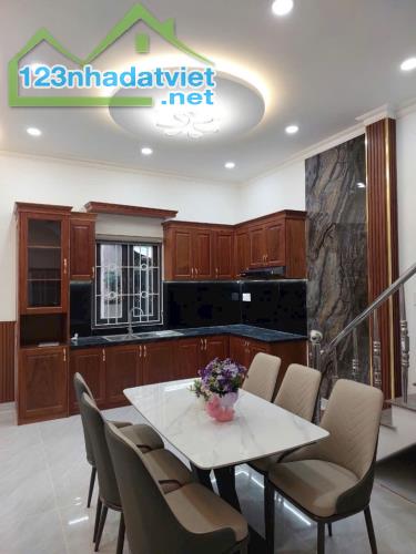 Bán gấp nhà đẹp ở chợ Nhị Thiên Đường, xe hơi đỗ cửa, 48m2, 3PN, dòng tiền sản, SHR. - 2