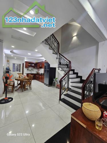 KHU ĐỒNG BỘ CẠNH SÂN BAY TÂN SƠN NHẤT – 80M2 – 4 TẦNG – CHỈ 9 TỶ - 1