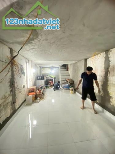 HOT! Nhà 2 thoáng tại Đại Đồng trung tâm Đống Đa – chủ tâm huyết sửa như mới! Chỉ nhỉnh 5 - 2