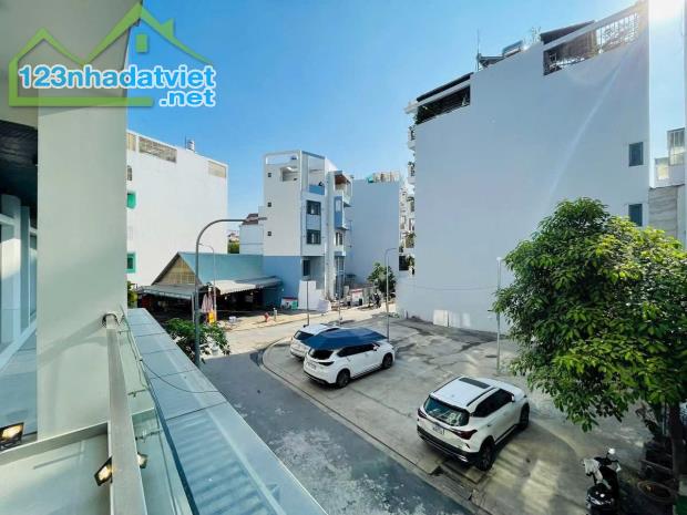 Bán nhà HXH Đường số 30, P6, Gò Vấp: 4 x 15, giá 8,95 tỷ.