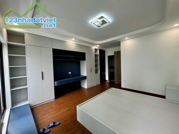 Bán nhà mới xây, full nội thất, ô tô đỗ cửa, nhỉnh 5tỷ- Long Biên - 1