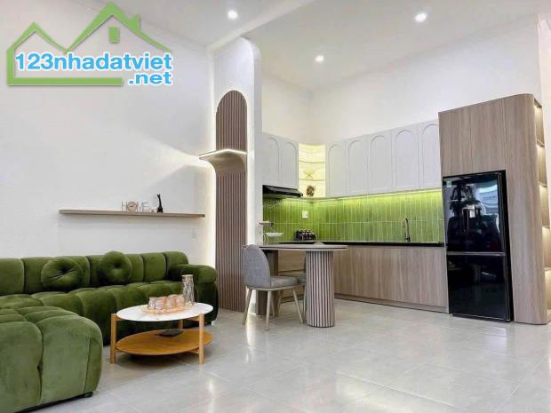 Căn nhà đẹp xinh xinh tiểu cảnh Hồ cá chill dành cho cặp đôi tại Đô thị sinh thái Hòa Xuân