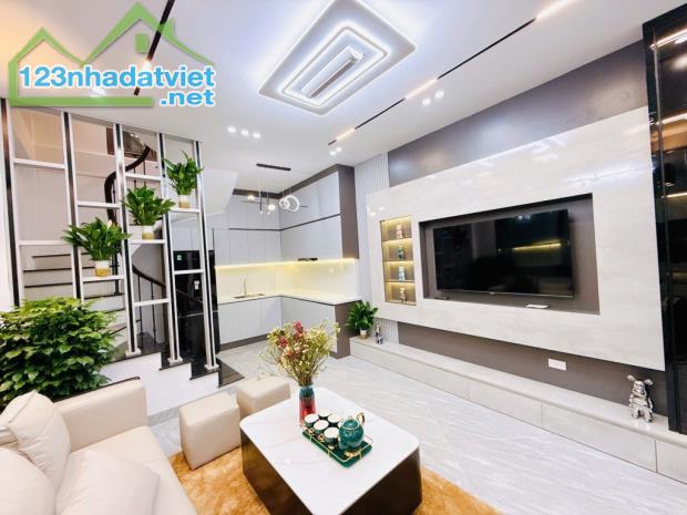 BÁN NHÀ MỚI PHÚ DIỄN - 30M2 - 5 TẦNG THÔNG SÀN - GIÁ CHỈ 6,3 TỶ - 1