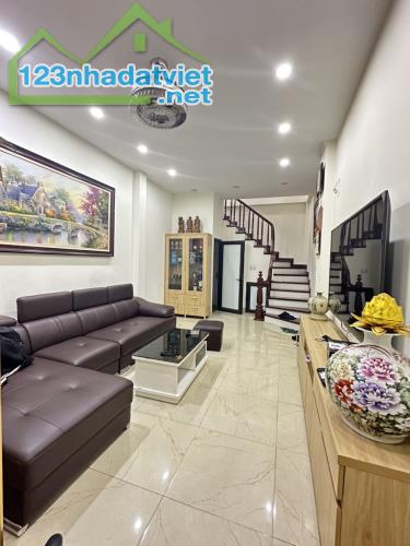 BÁN NHÀ 5 TẦNG, 40M2 PHỐ AN DƯƠNG VƯƠNG, TÂY HỒ - GIÁ 6.5 TỶ - SỔ ĐỎ CHÍNH CHỦ