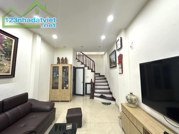 BÁN NHÀ 5 TẦNG, 40M2 PHỐ AN DƯƠNG VƯƠNG, TÂY HỒ - GIÁ 6.5 TỶ - SỔ ĐỎ CHÍNH CHỦ - 1