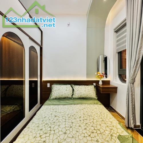 Bán gấp nhà mặt phố Thủ Đức liền kề Đặng Văn Bi_ Đường ô tô 2 chiều với HĐT 284 triệu_ Chỉ - 4
