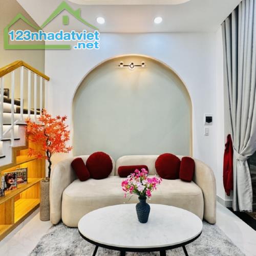 Bán gấp nhà mặt phố Thủ Đức liền kề Đặng Văn Bi_ Đường ô tô 2 chiều với HĐT 284 triệu_ Chỉ - 3