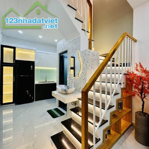 Bán gấp nhà mặt phố Thủ Đức liền kề Đặng Văn Bi_ Đường ô tô 2 chiều với HĐT 284 triệu_ Chỉ - 2