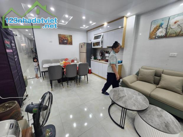 BÁN NHÀ 5 TẦNG MỚI TINH – PHÚ DIỄN – CÓ THANG MÁY – Ô TÔ ĐỖ CỬA -S 30M– 8.8 TỶ - 1