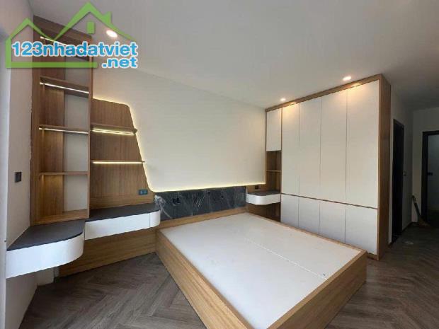 BÁN NHÀ XÂY MỚI NGÕ 331 BÁT KHỐI LONG BIÊN-35M X 5 TẦNG FULL NỘI THẤT-CÁCH OTO 30M - 2