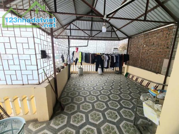 Nhà phố Tôn Thất Tùng - Đống Đa. Diện tích: 58m2. Mặt tiền: 5,4m. Sân cổng riêng. 🏢Mô tả - 4