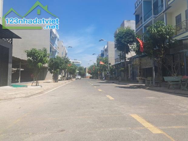 Nhà mặt tiền đường số – KDC Dĩ An – 61m² – Nhà mới 3PN – Đường nhựa 12m – Giá nhỉnh 3 tỷ - 2