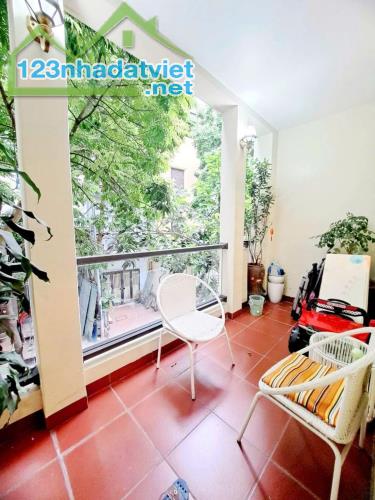 Bán nhà 250m2 10x25m Bạch Đằng lô góc hợp tòa nhà hầm 7 tầng thang máy đầu tư chỉ 35 tỷ -