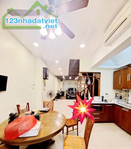 Bán nhà 250m2 10x25m Bạch Đằng lô góc hợp tòa nhà hầm 7 tầng thang máy đầu tư chỉ 35 tỷ - - 1