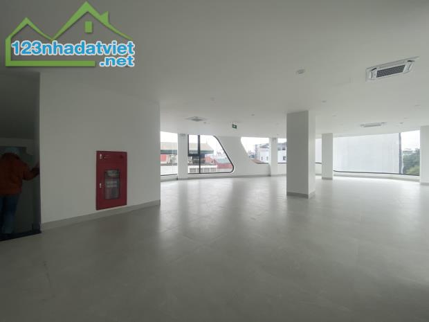 CHO THUÊ Sàn Văn Phòng Khúc Thừa Dụ, DT 117m, MT 8m, THANG MÁY, THÔNG SÀN. - 1