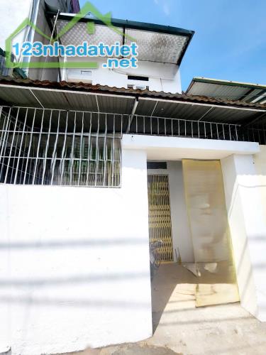 Cho thuê nhà 55m2 x 2 tầng, 3PN, ngõ oto Vũ Tông Phan KD Cà Phê, VP, Online kết hợp ở lại