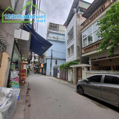 Nhà đẹp ngõ 89 Lạc Long Quân. Ô tô đỗ cửa, gần hồ tây ở sướng. 40m*5t, mt 3.9m, giá 6.8tỷ