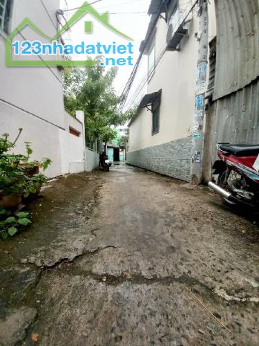 Bán đất hẻm xe hơi đường 17 Lâm Văn Bền, quận 7. Diện tích 142m2 (8,4 x 18,8)m. Giá 3ty9 - 2