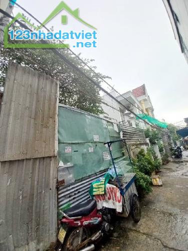 Bán đất hẻm xe hơi đường 17 Lâm Văn Bền, quận 7. Diện tích 142m2 (8,4 x 18,8)m. Giá 3ty9