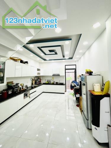 Bán gấp nhà đẹp ở ngay Trần Xuân Soạn, xe hơi ngủ nhà, khi biệt thự Kiểu Đàm, 84m2, SHR. - 1