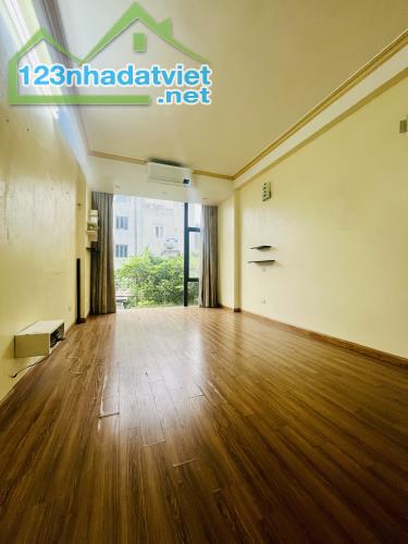 Bán nhà 5 tầng Phú Diễn, vị trí đẹp, đầy đủ tiện nghi. Bao thuế, phí sang tên sổ! - 2