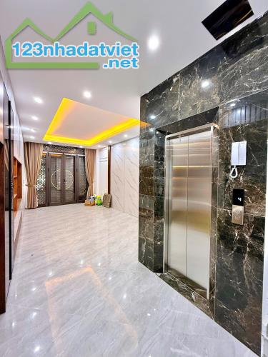 Cần bán nhà Bát Khối Long Biên 7 tầng, ô tô, nhà mới lô góc 3 mặt thoáng