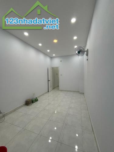 Gấp - Siêu Phẩm Nhà 24m2 - 3 Lầu - Hẻm Xe Hơi - Bình Tân - chỉ 2tỷ480 Tỉnh lộ 10 - 2