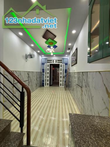 Gấp - Siêu Phẩm Nhà 24m2 - 3 Lầu - Hẻm Xe Hơi - Bình Tân - chỉ 2tỷ480 Tỉnh lộ 10 - 5