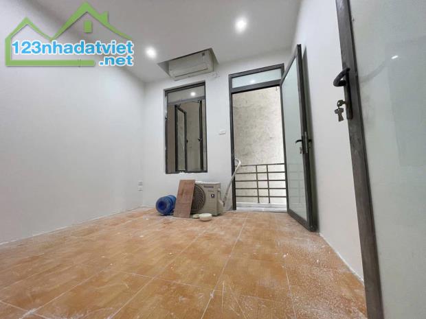 Bán NHà Đường Kim Giang 31 m2 4 tầng 6.5 tỷ ngõ nông gần Ô tô Quận Hoàng - 3