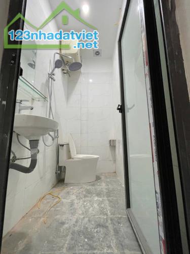 Bán NHà Đường Kim Giang 31 m2 4 tầng 6.5 tỷ ngõ nông gần Ô tô Quận Hoàng - 2