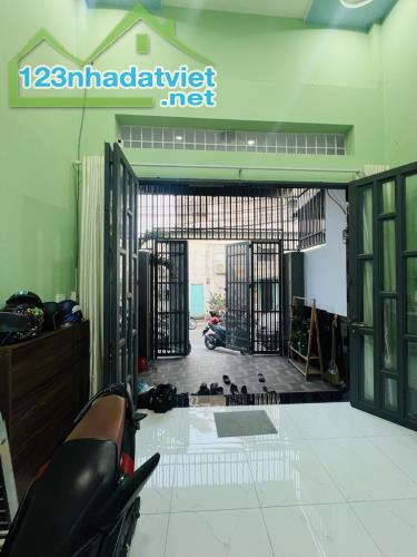 HL73.1 BÁN GẤP NHÀ HẺM XE TẢI RỘNG THÊNH THANG THÔNG TỨ HƯỚNG HƯƠNG LỘ 2 (73m2, 2 tầng)