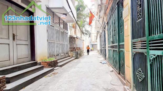Nhà ĐẸP dân xây, ô tô đỗ cửa, ngõ thông ô tô tránh, 30m2, 4 tầng, giá 6 tỷ 900 triệu, tại - 4
