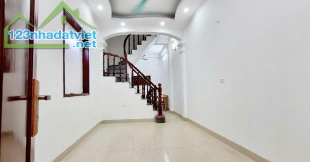 Nhà ĐẸP dân xây, ô tô đỗ cửa, ngõ thông ô tô tránh, 30m2, 4 tầng, giá 6 tỷ 900 triệu, tại - 3